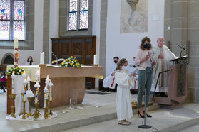 Feier der 1. Heiligen Kommunion in Sankt Crescentius (Foto: Karl-Franz Thiede)